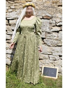 Cour Femme F132